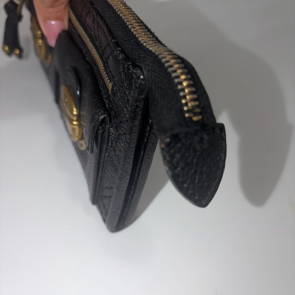 Marc Jacobs Black Wallet with Gold Hardware - Picture 4 of 6